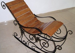 Кованое простое кресло
